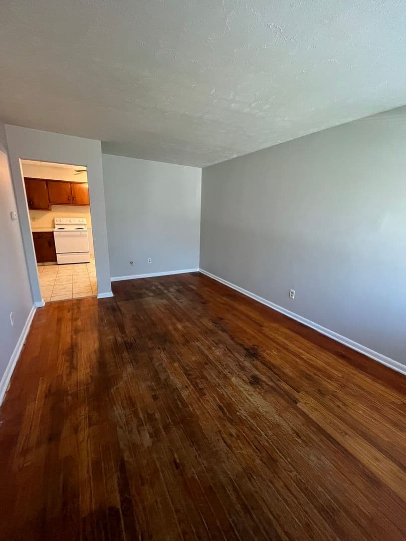Columbus Apartment: 1171 Sanborn Place