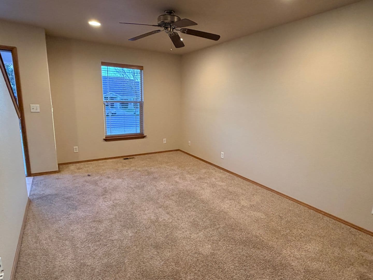 Quincy Apartment: 435 E Street NE