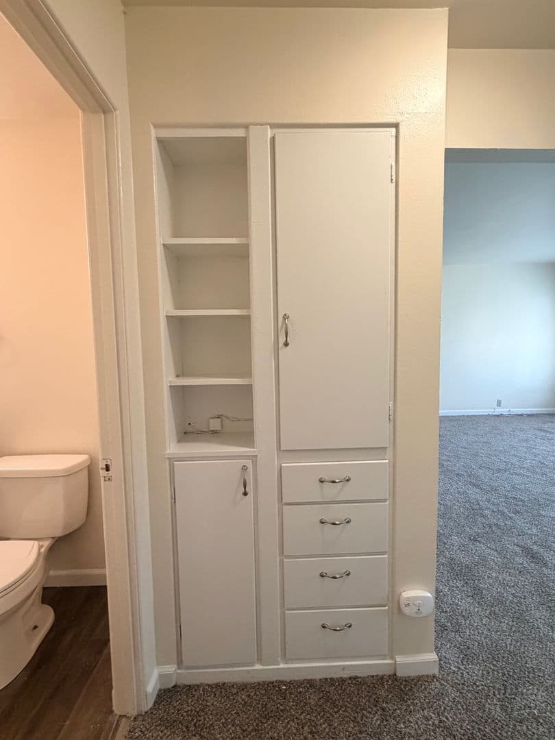 Wenatchee Apartment: 1100-1137 1st