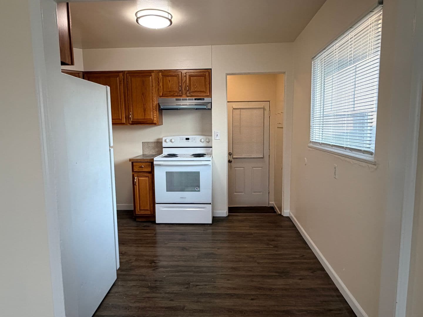 Wenatchee Apartment: 1100-1137 1st