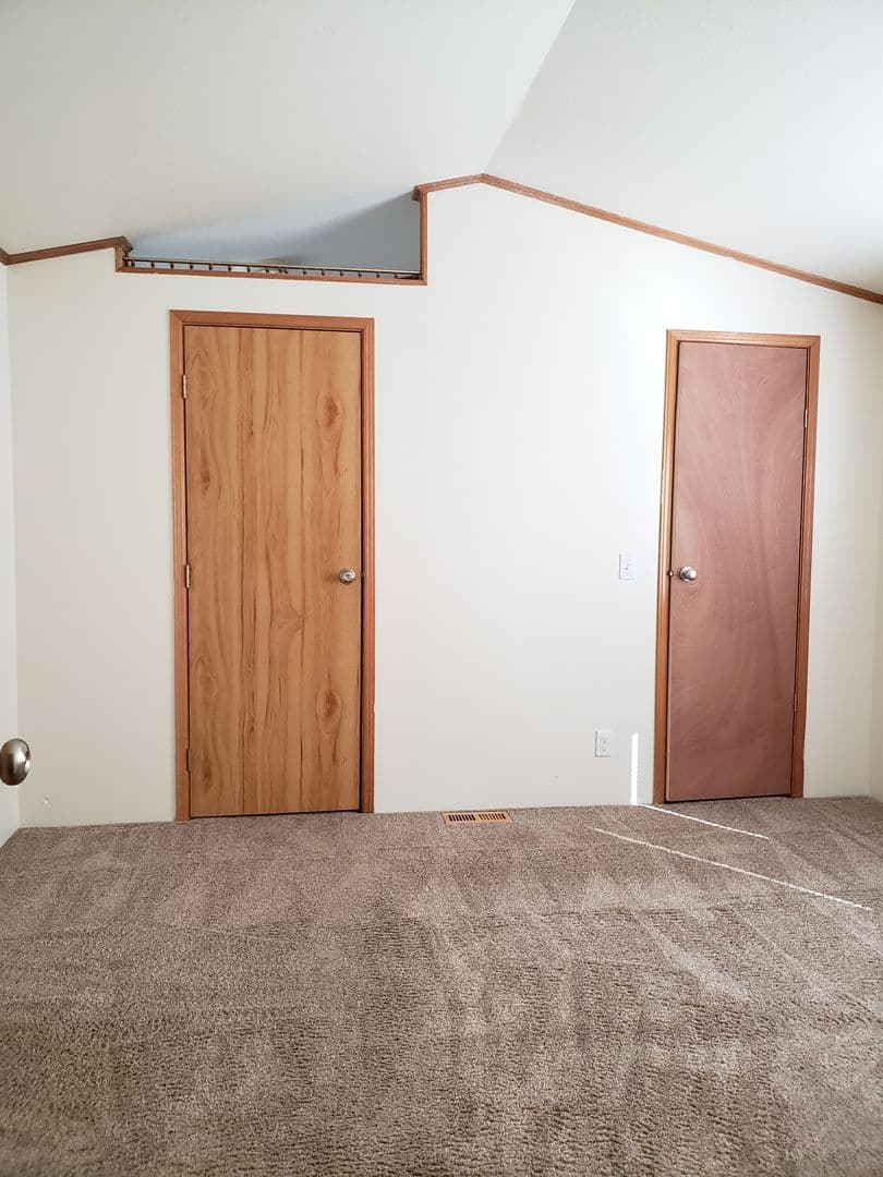 Wenatchee Apartment: 1305 N Wenatchee Ave
