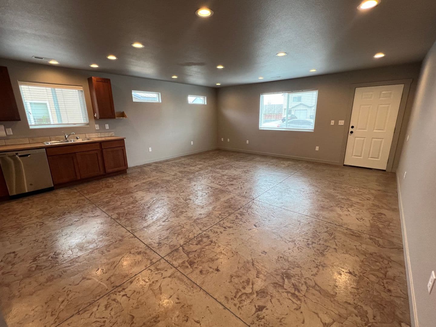Quincy Apartment: 311 F Street NE