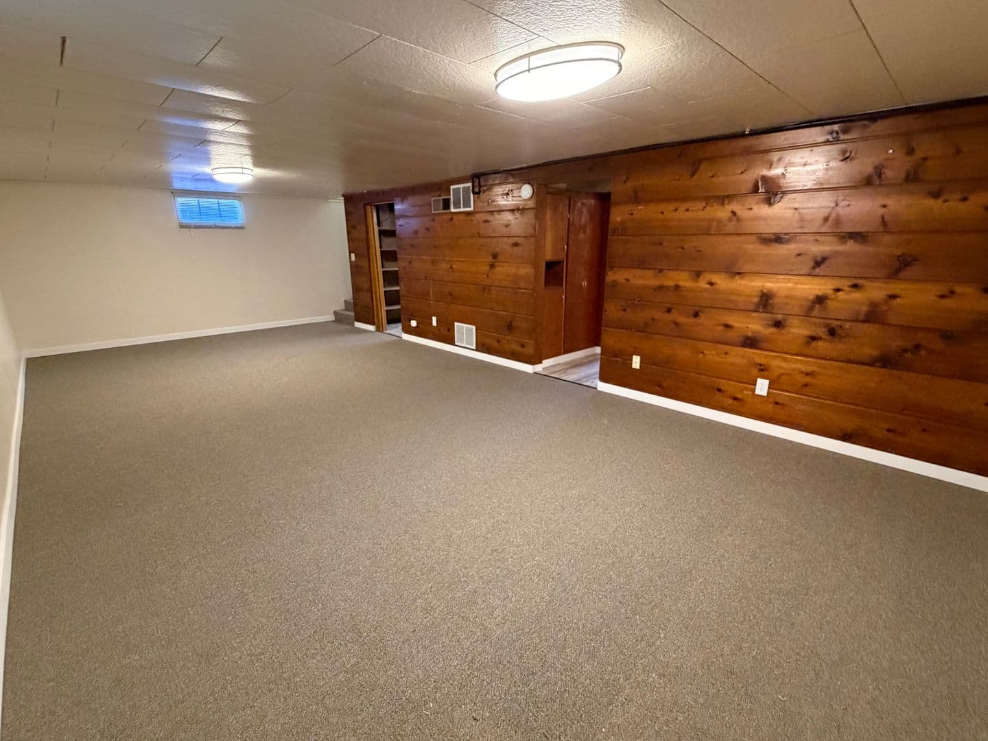 Wenatchee Apartment: 1100-1137 1st