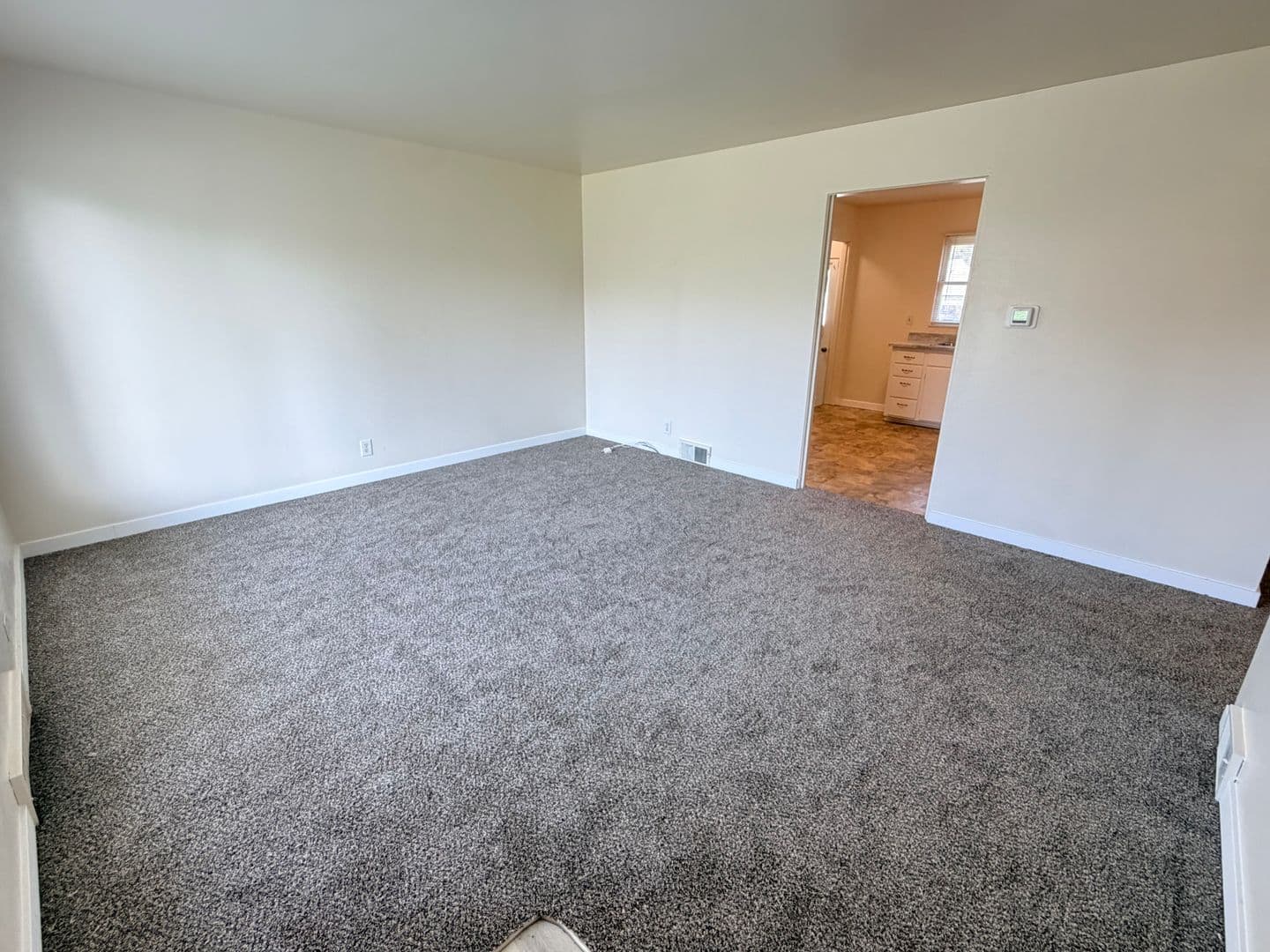 Wenatchee Apartment: 1100-1137 1st