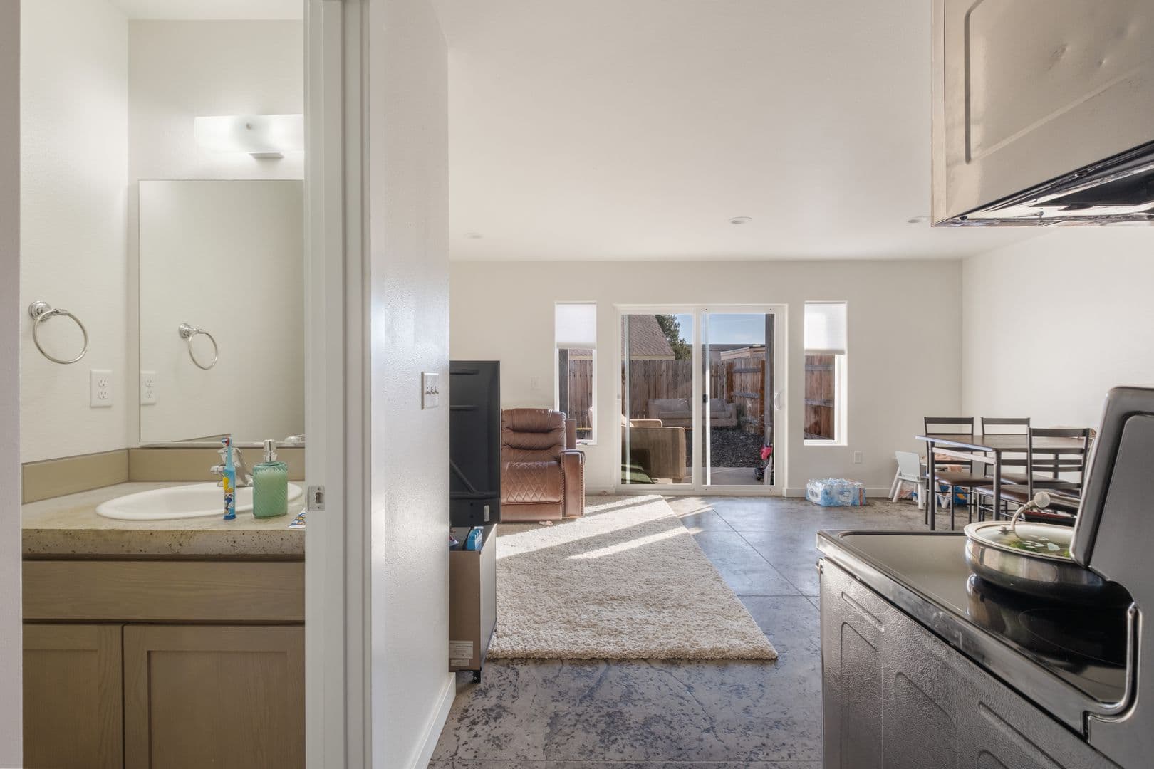 Quincy Apartment: 420-522 F St NE