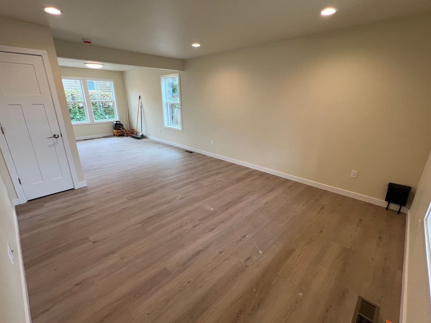 Wenatchee House: 20 Charles St