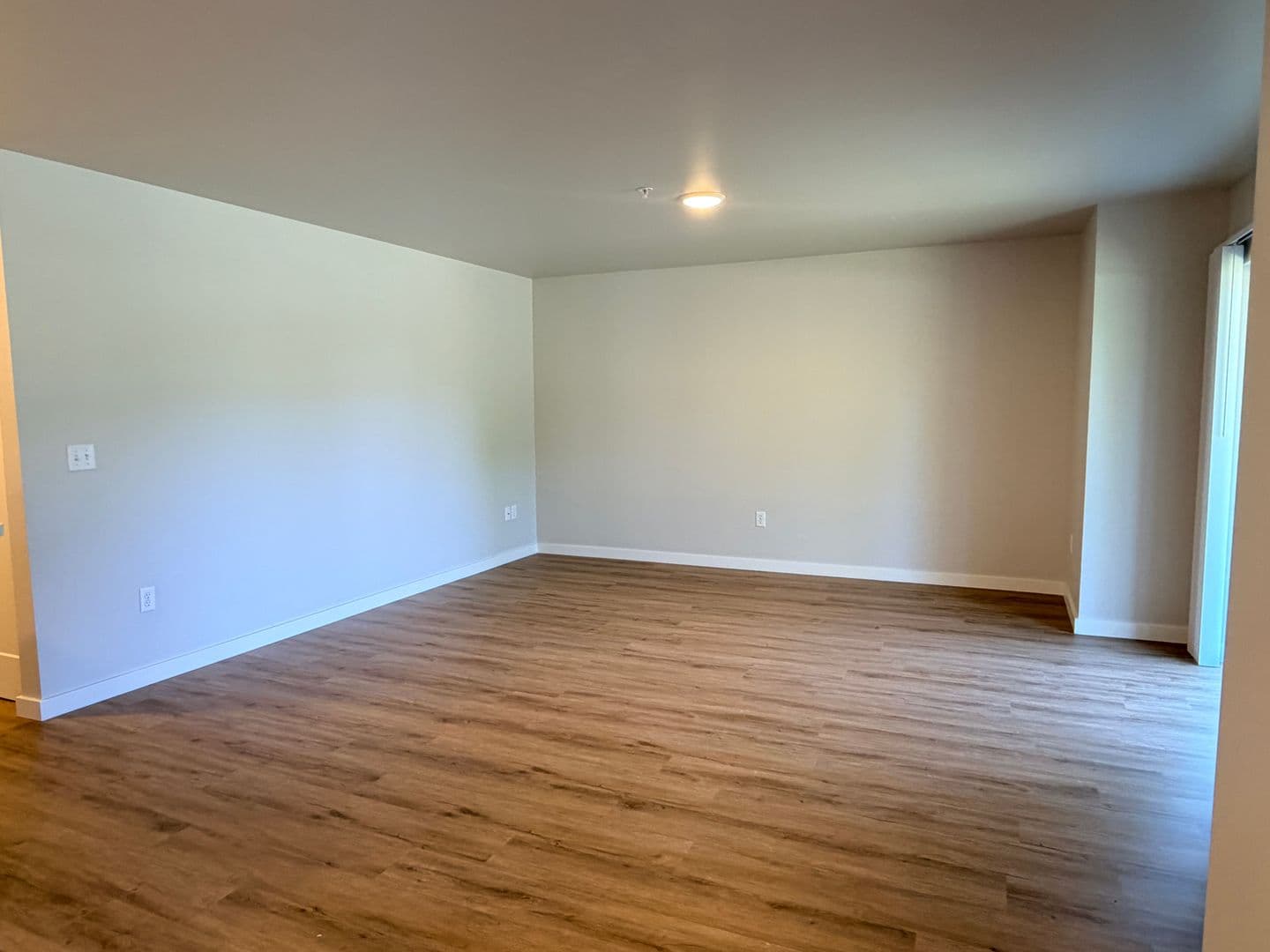 East Wenatchee Apartment: 655 NE 4th