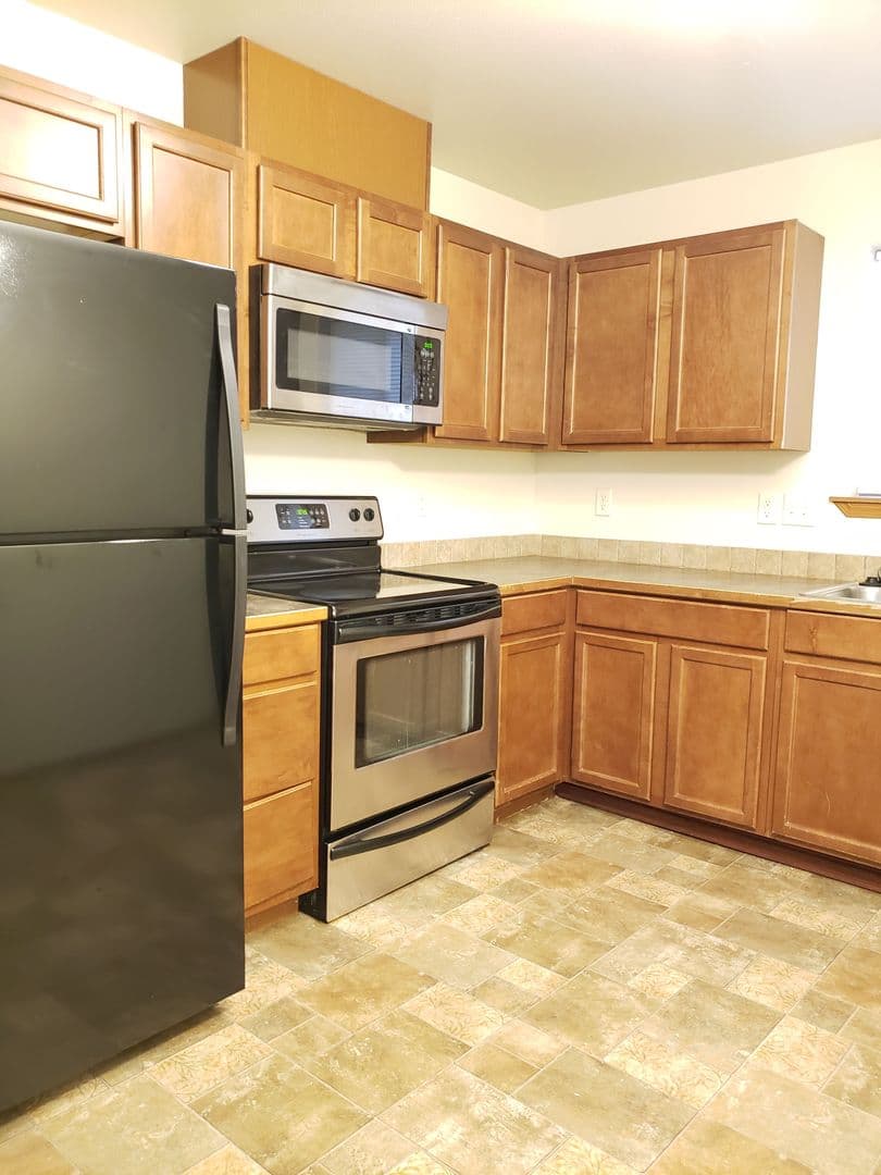 East Wenatchee Apartment: 564 11th St NE