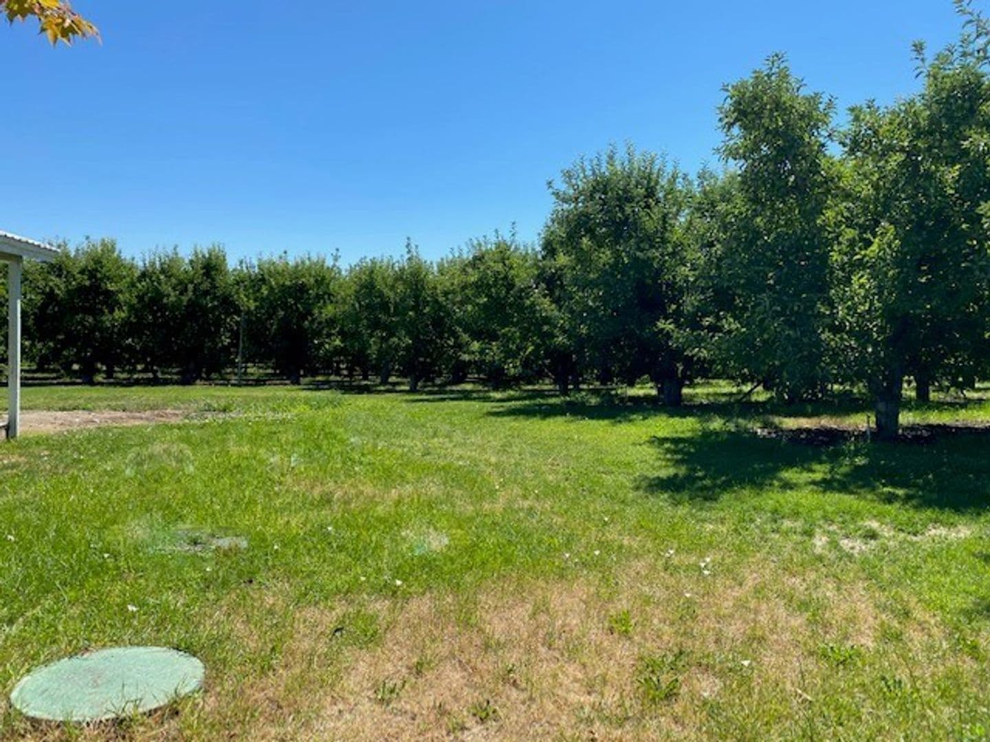 East Wenatchee Apartment: 3120 & 3122 SE 6th St