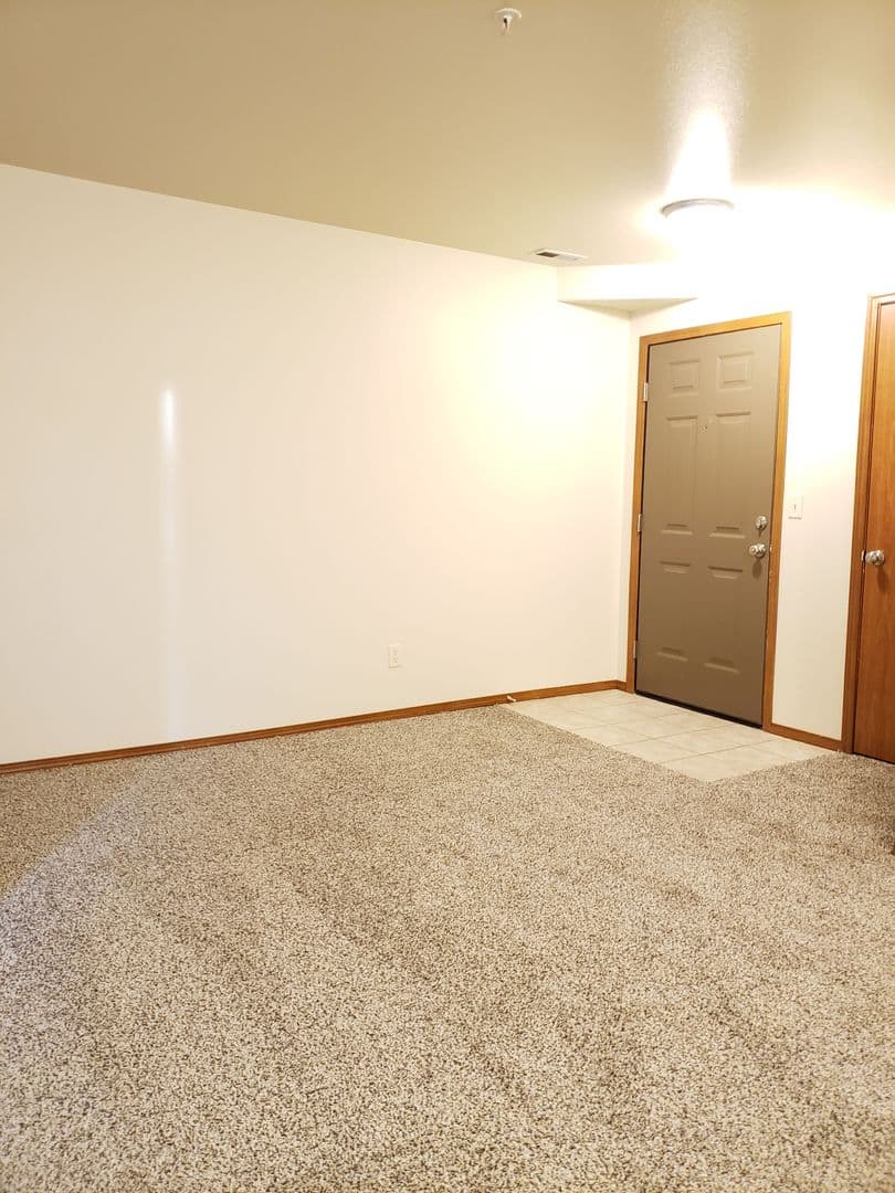 East Wenatchee Apartment: 564 11th St NE