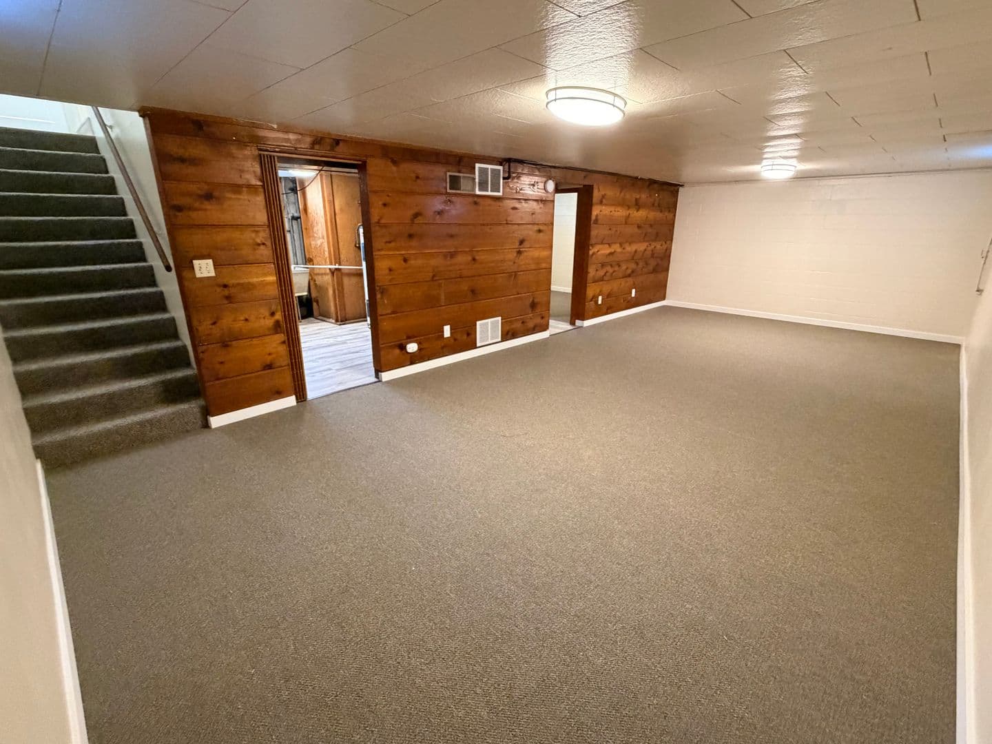 Wenatchee Apartment: 1100-1137 1st