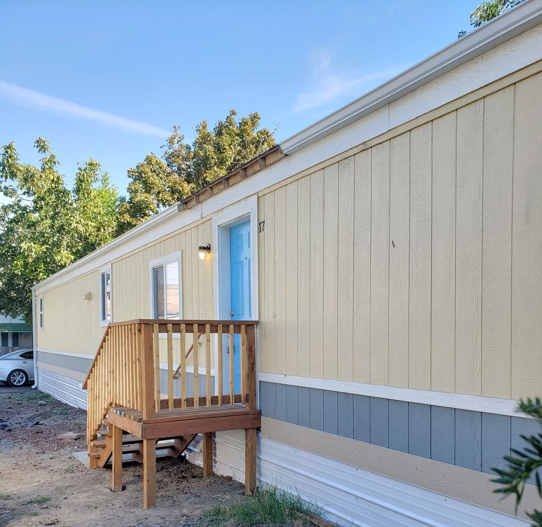 Wenatchee Apartment: 1305 N Wenatchee Ave