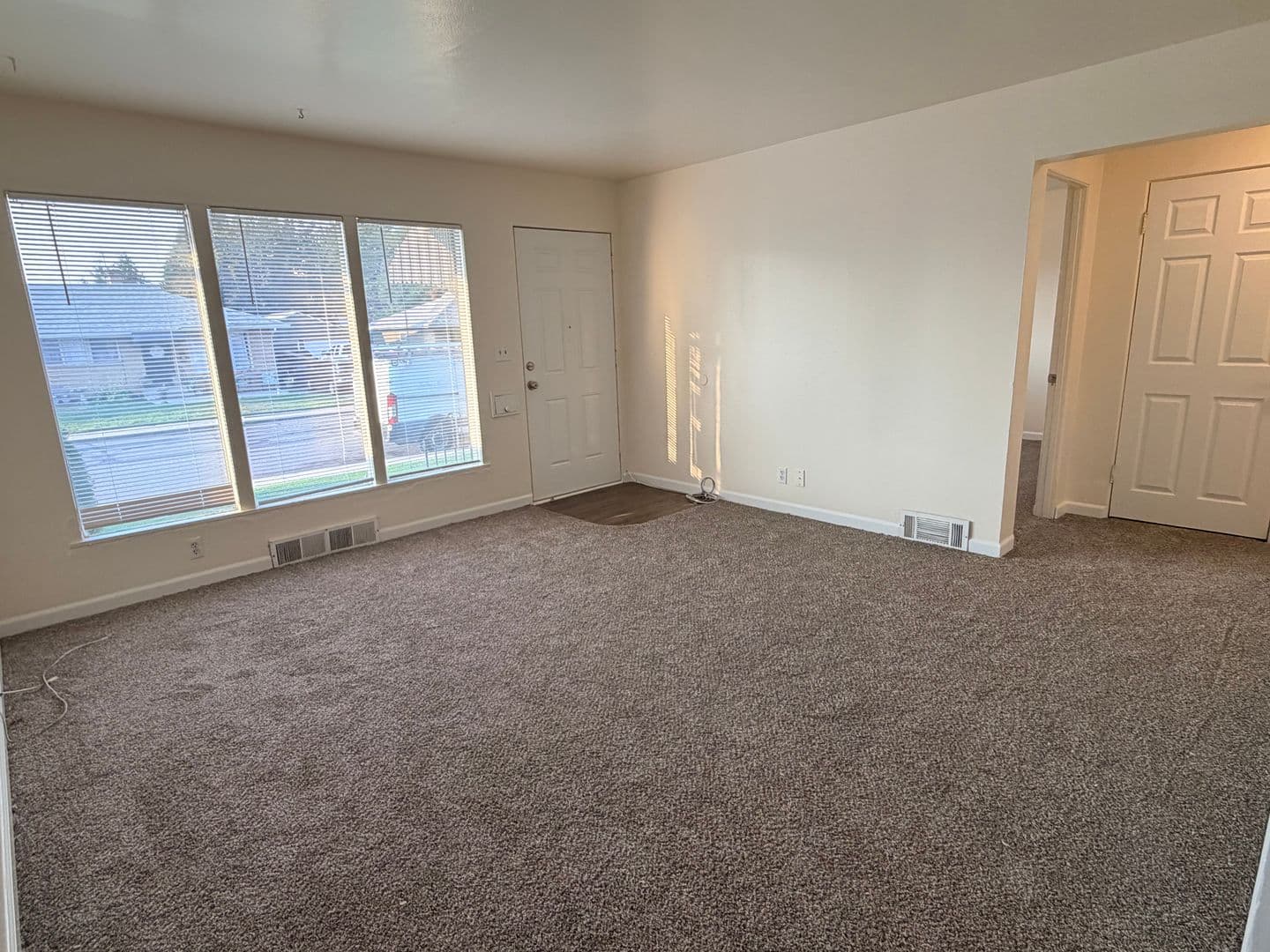 Wenatchee Apartment: 1100-1137 1st