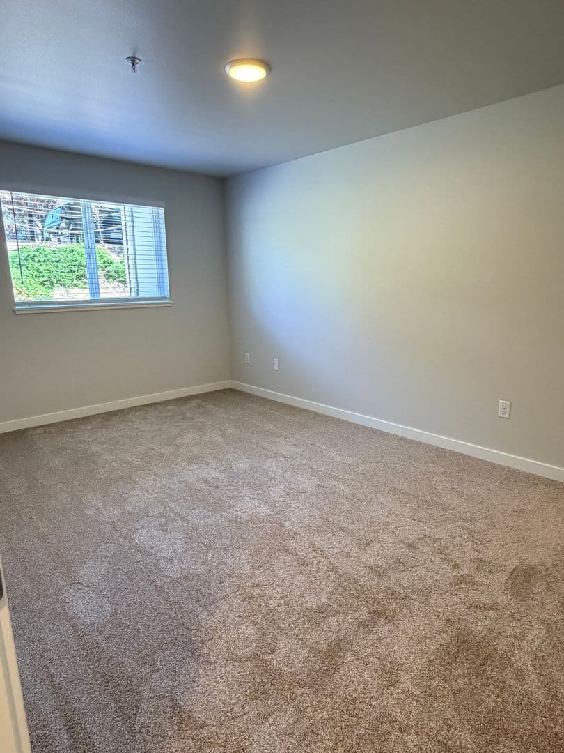 East Wenatchee Apartment: 655 NE 4th