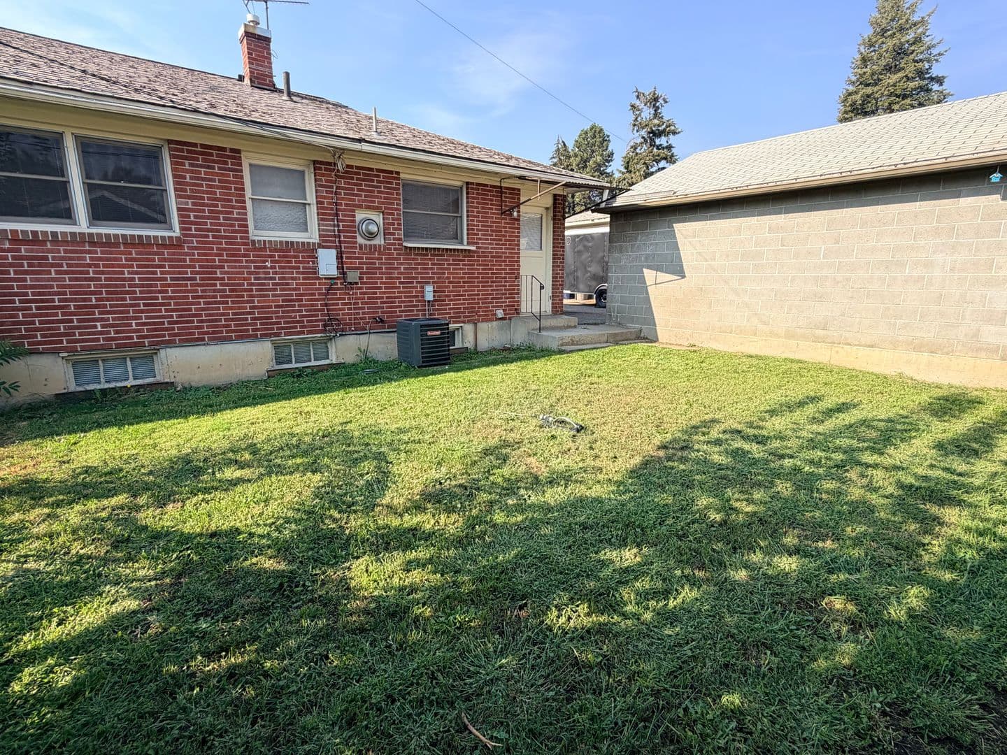 Wenatchee Apartment: 1100-1137 1st