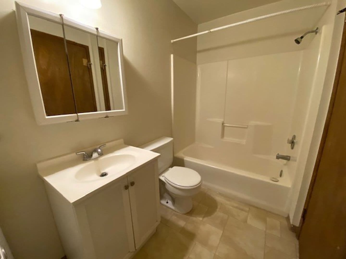 East Wenatchee Apartment: 3120 & 3122 SE 6th St