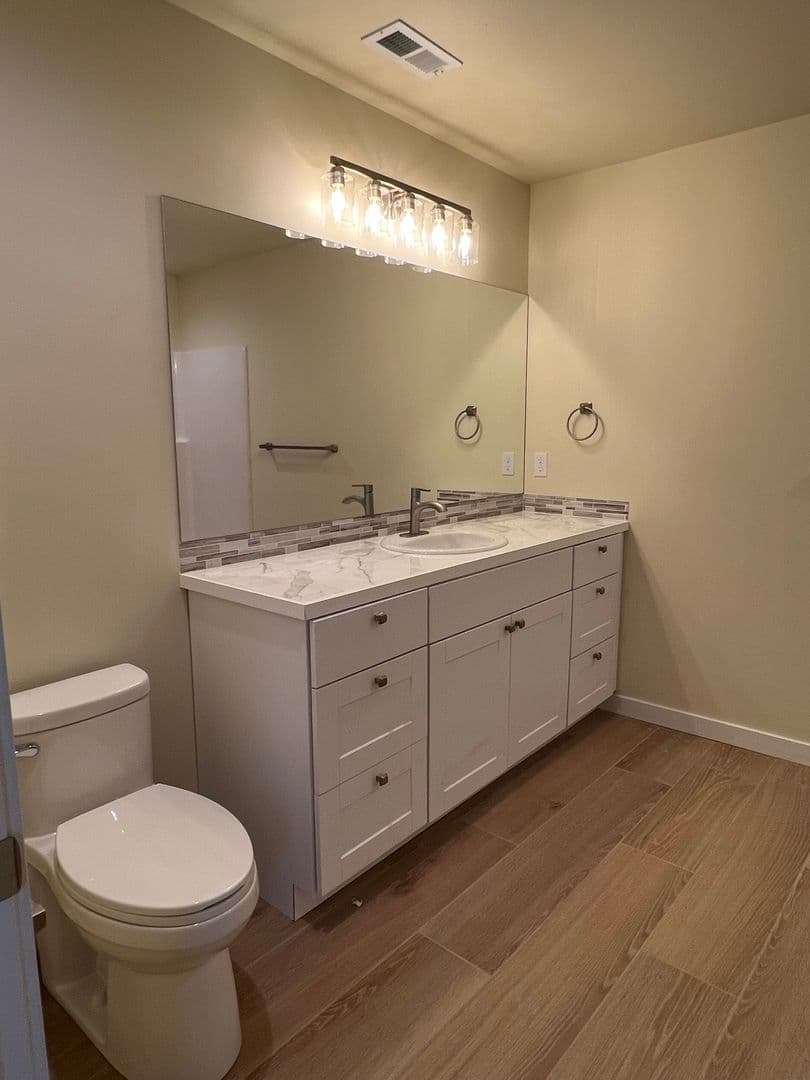 Wenatchee House: 20 Charles St
