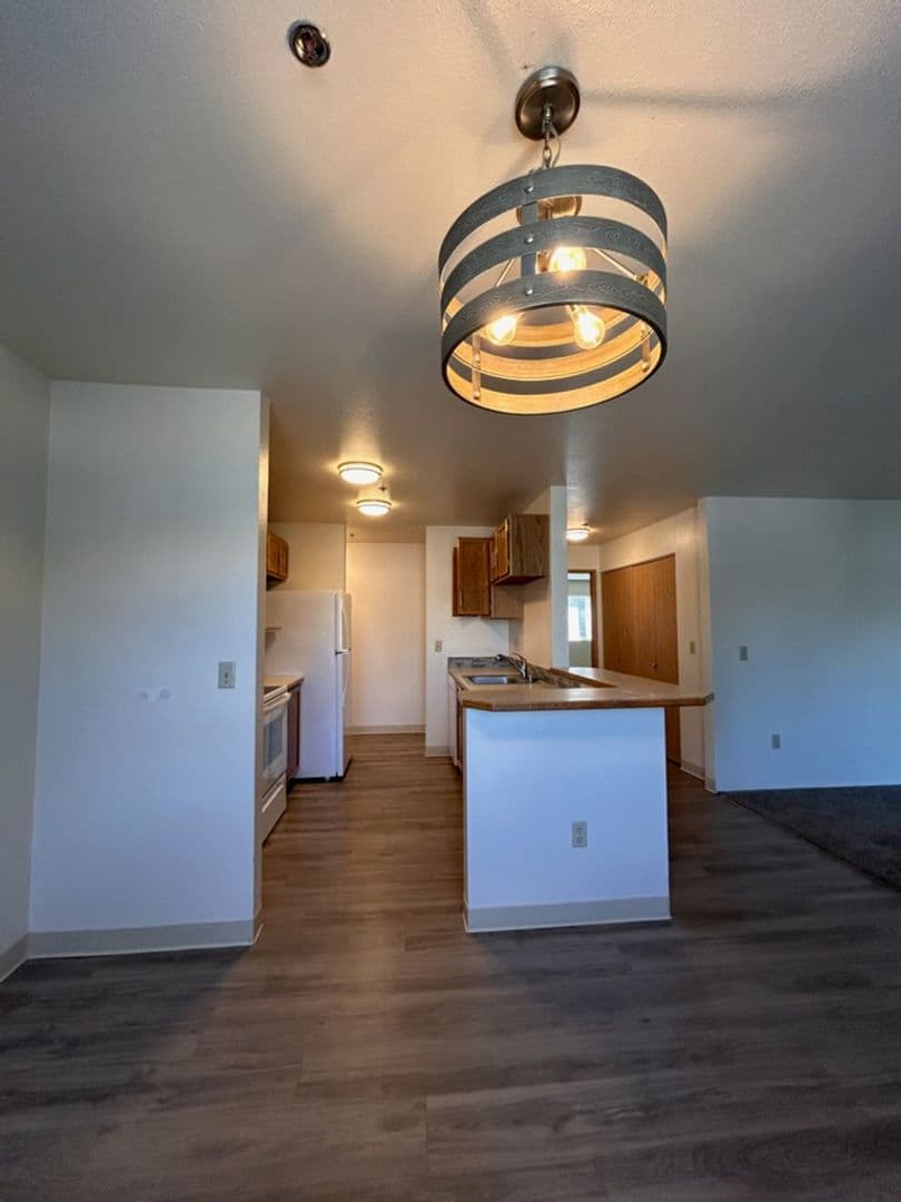 East Wenatchee Apartment: 655 NE 4th