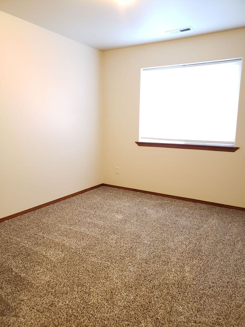 East Wenatchee Apartment: 564 11th St NE