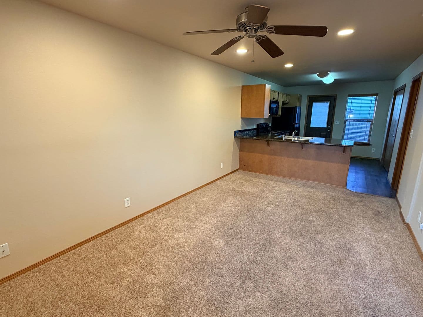 Quincy Apartment: 435 E Street NE
