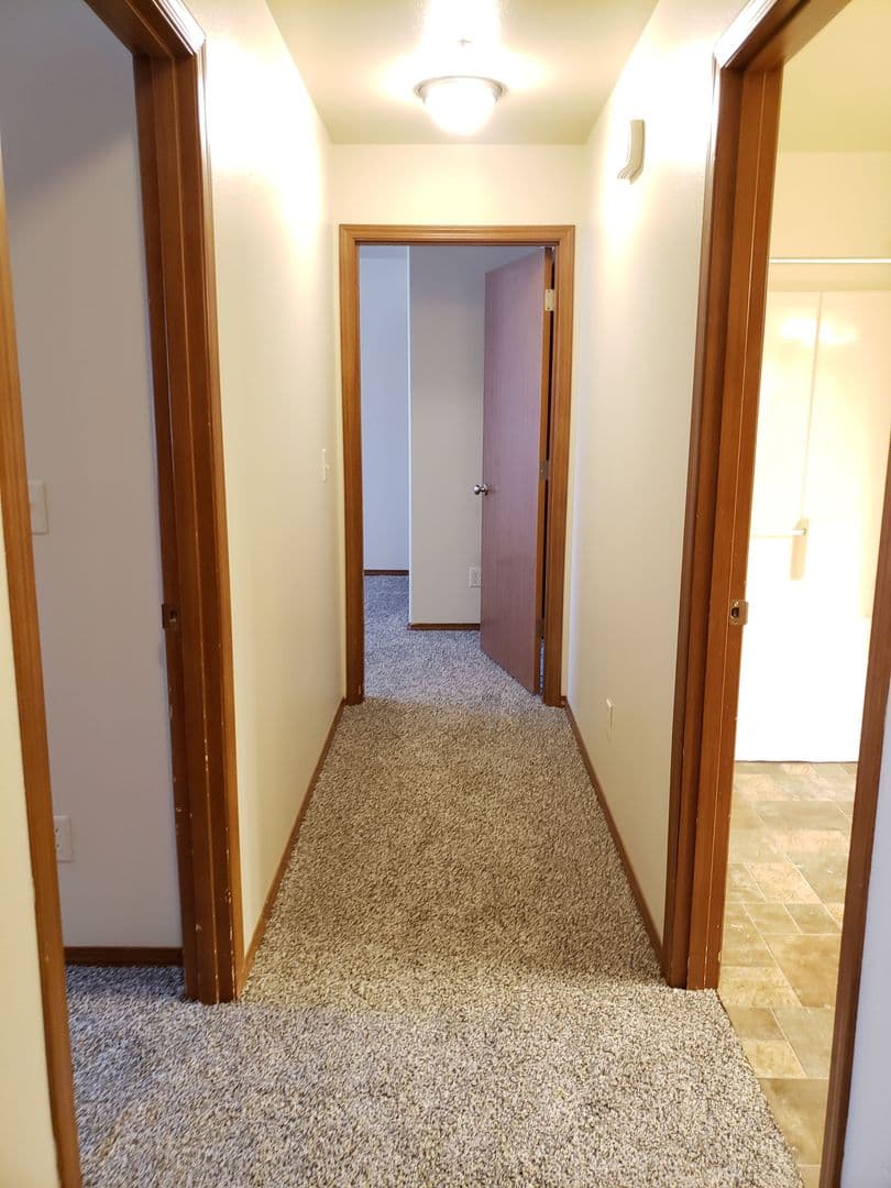 East Wenatchee Apartment: 564 11th St NE