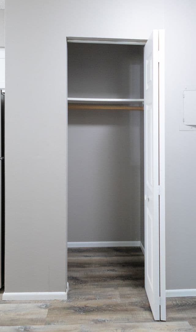 Farmington Apartment: 1337 Centennial Dr