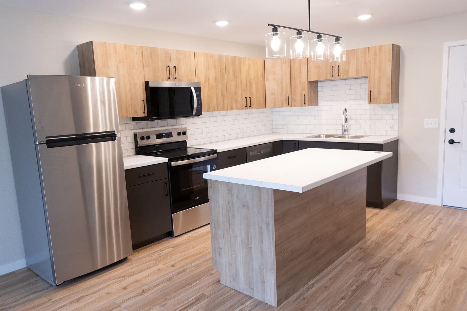 Alexandria Apartment: 1825 Oakview Ave SE
