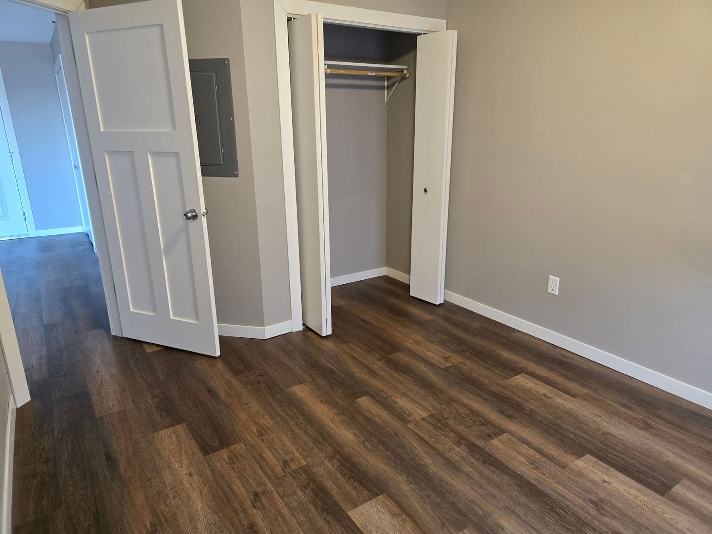 Willmar Apartment: 1021 30th Street Northwest