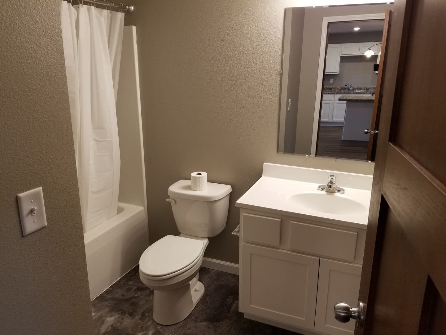 Willmar Apartment: 1001 30th St. NW