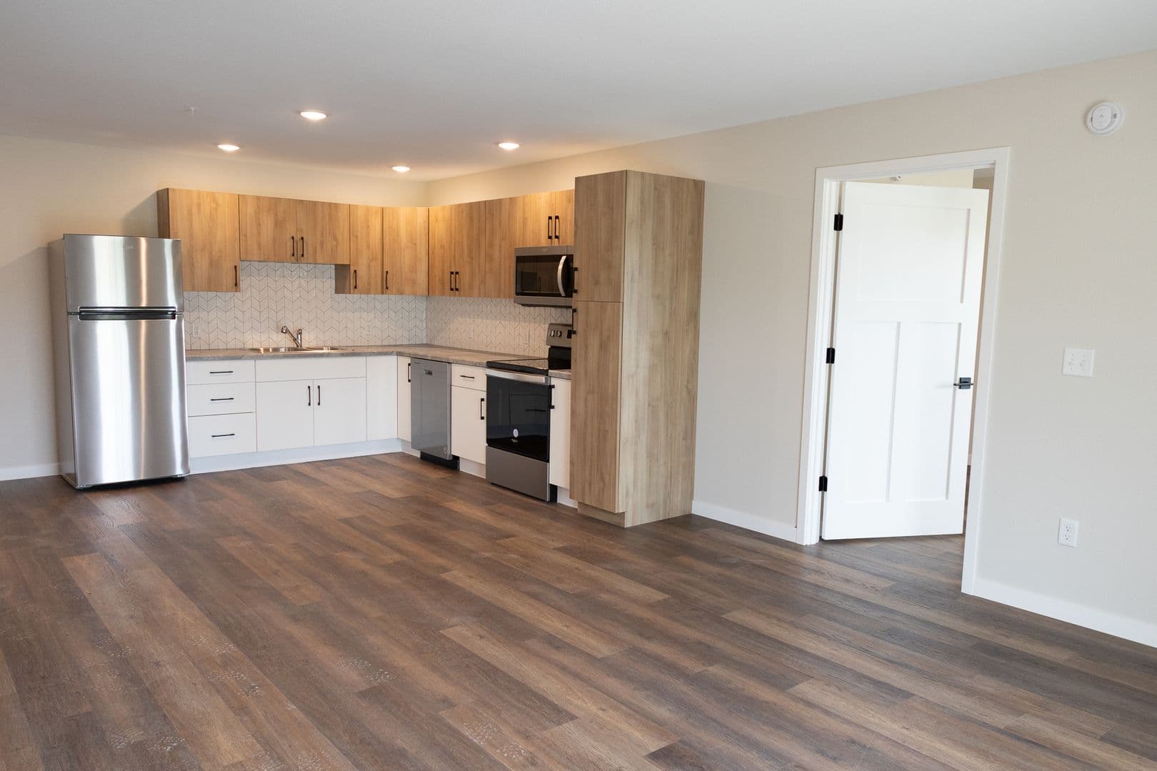 Willmar Apartment: 1020 Lakeland Drive Northeast