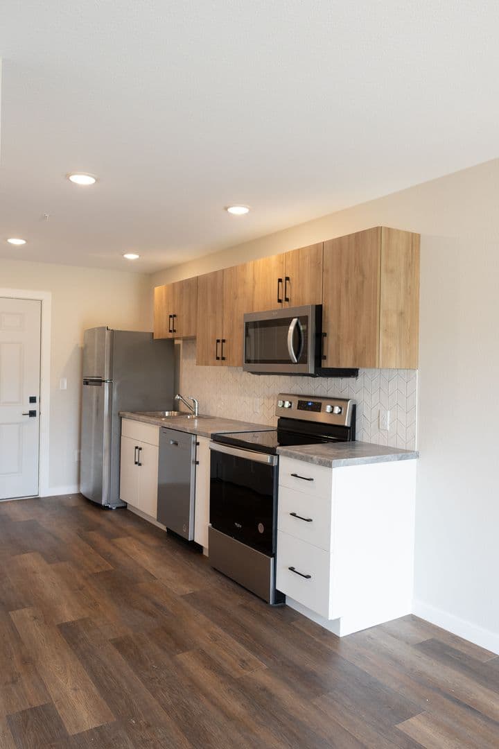 Willmar Apartment: 1020 Lakeland Drive Northeast