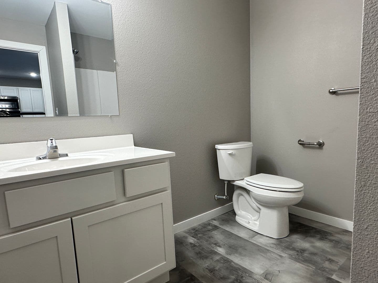 Willmar Apartment: 1021 30th Street Northwest