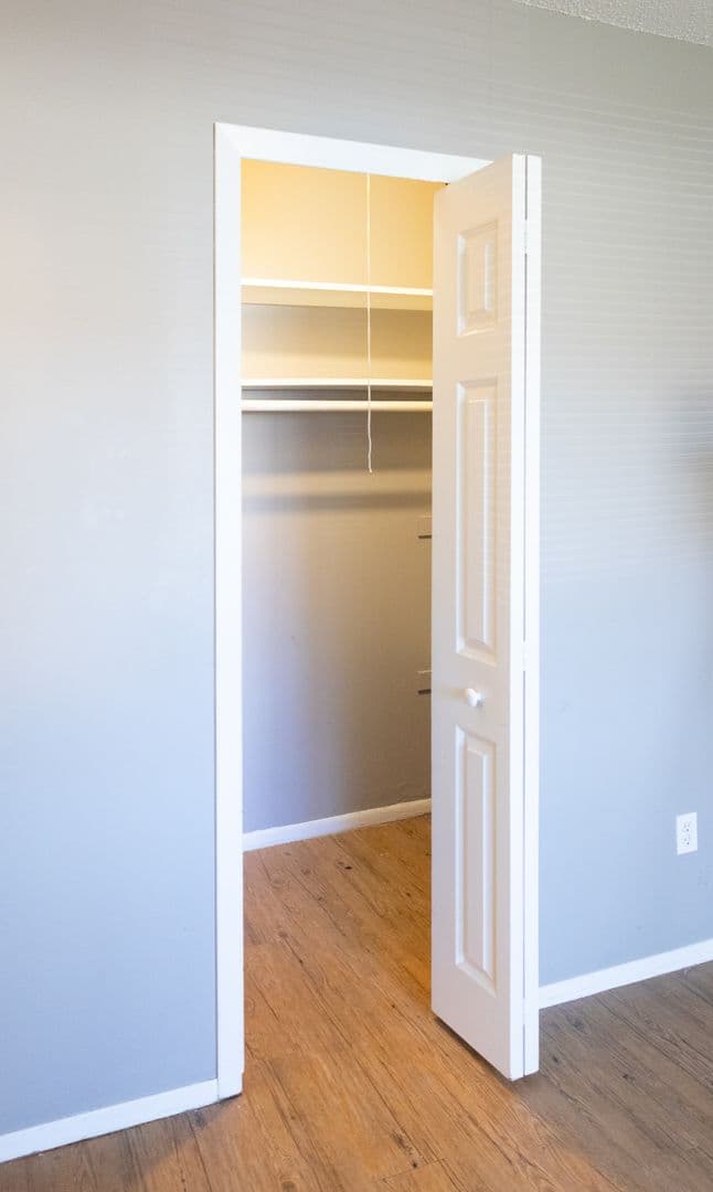 Farmington Apartment: 1337 Centennial Dr