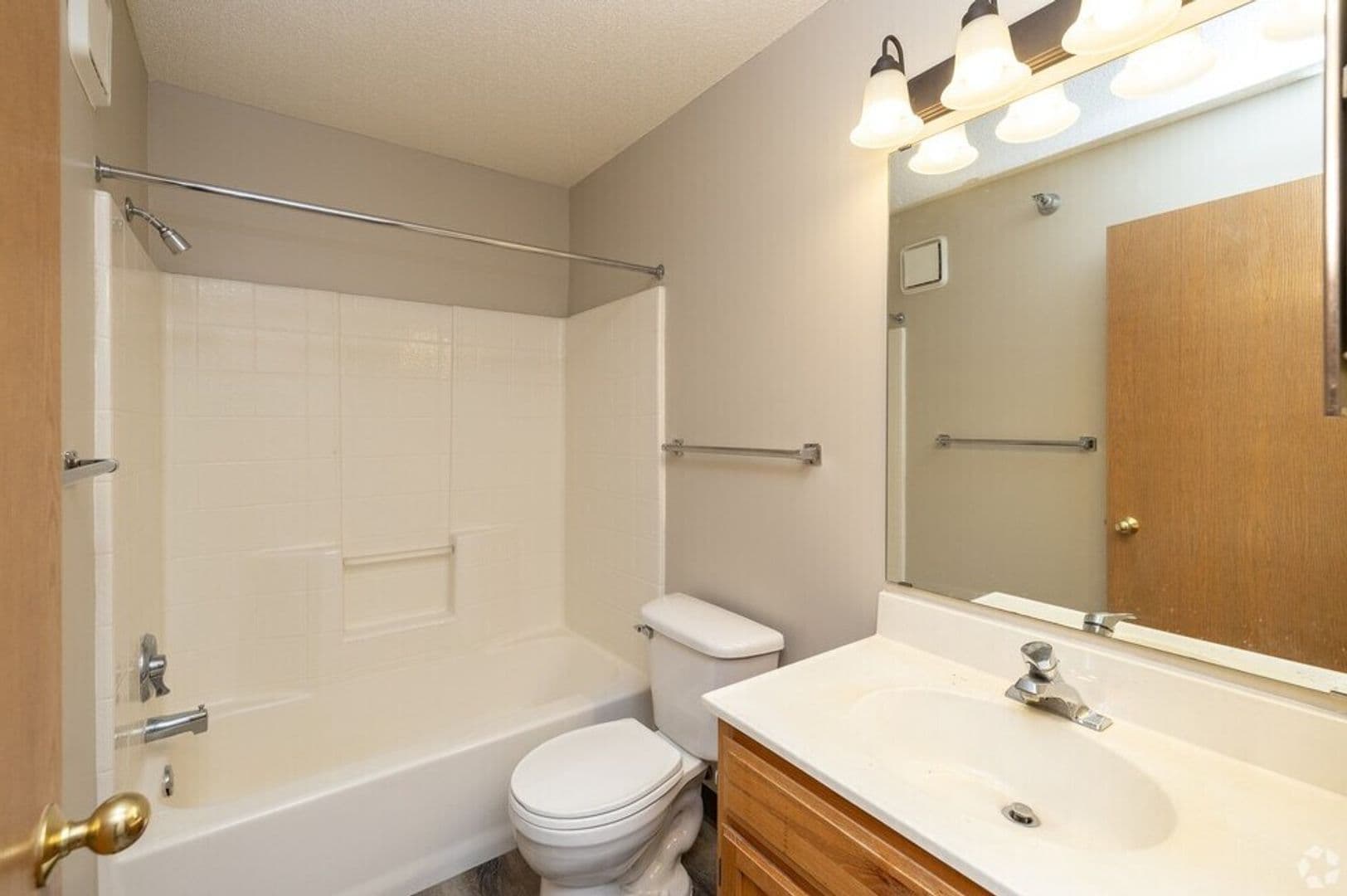 Faribault Apartment: 715 Central Ave