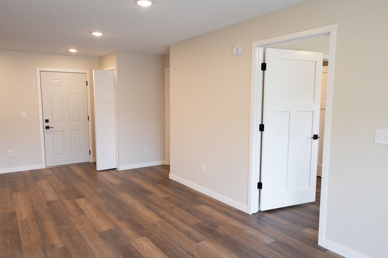 Willmar Apartment: 1020 Lakeland Drive Northeast