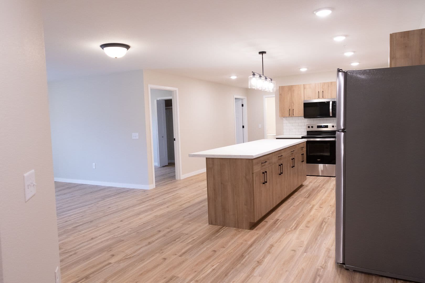 Alexandria Apartment: 1825 Oakview Ave SE