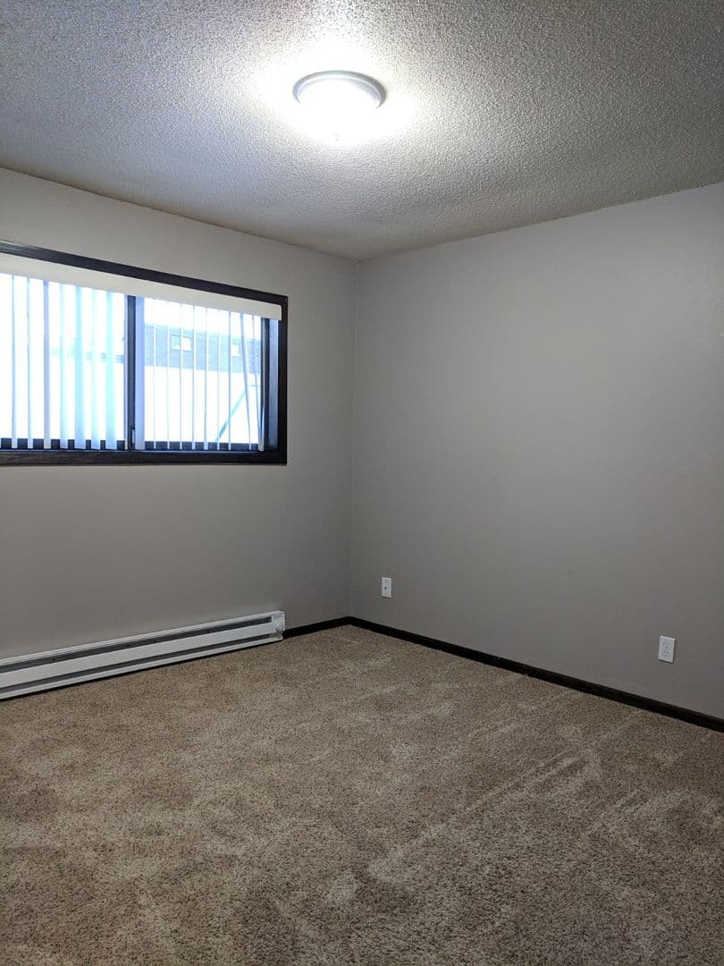 Fergus Falls Apartment: 407 West Fir Avenue