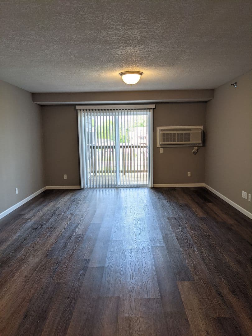 Grand Rapids Apartment: 2105 SE 7th Ave