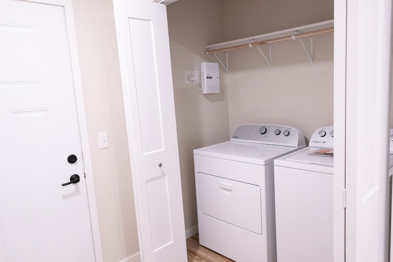 Alexandria Apartment: 1825 Oakview Ave SE