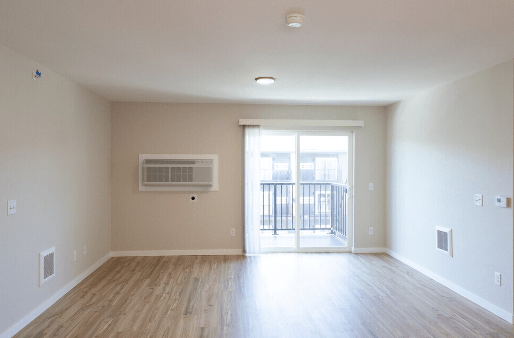 Morris Apartment: 506 Columbia Avenue