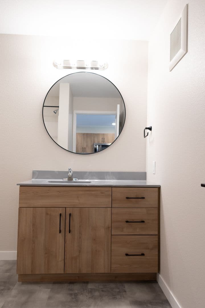 Willmar Apartment: 1020 Lakeland Drive Northeast
