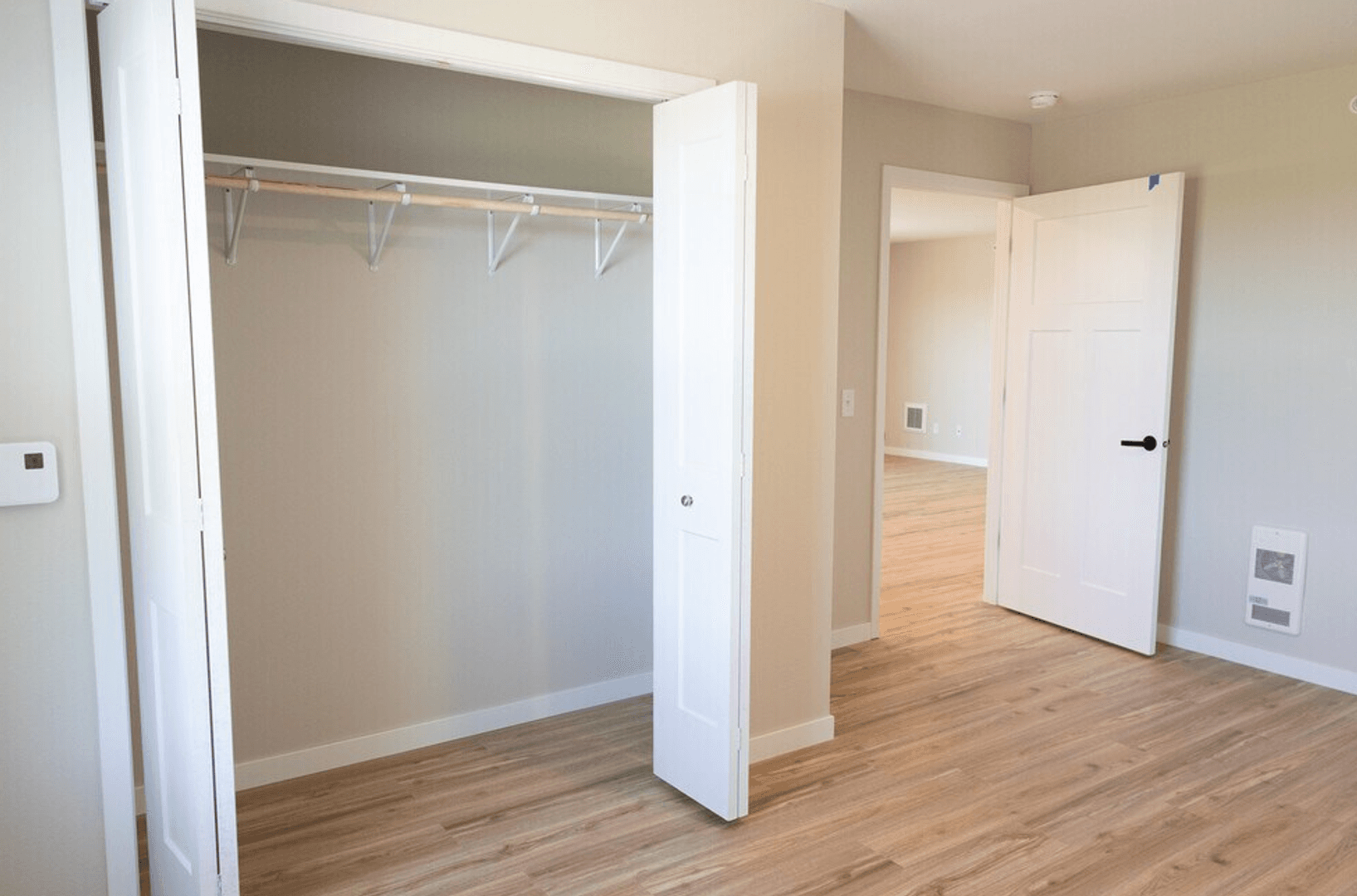 Morris Apartment: 506 Columbia Avenue