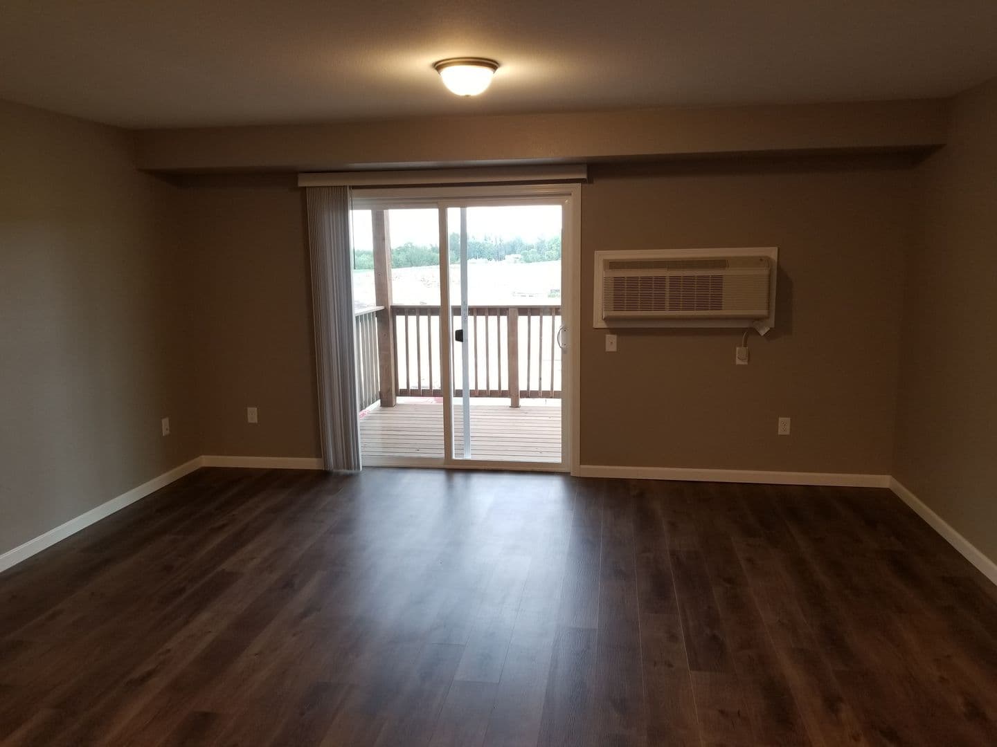 Willmar Apartment: 1001 30th St. NW