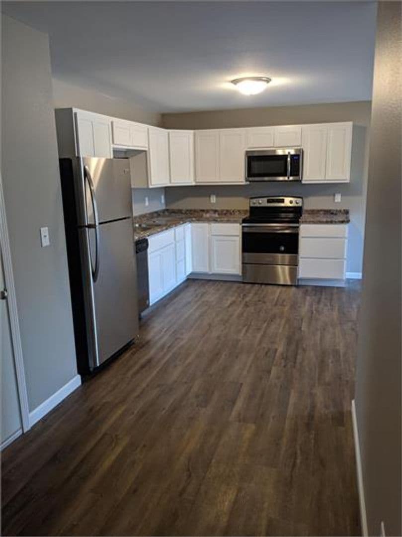 Alexandria Apartment: 1770 10th Ave East