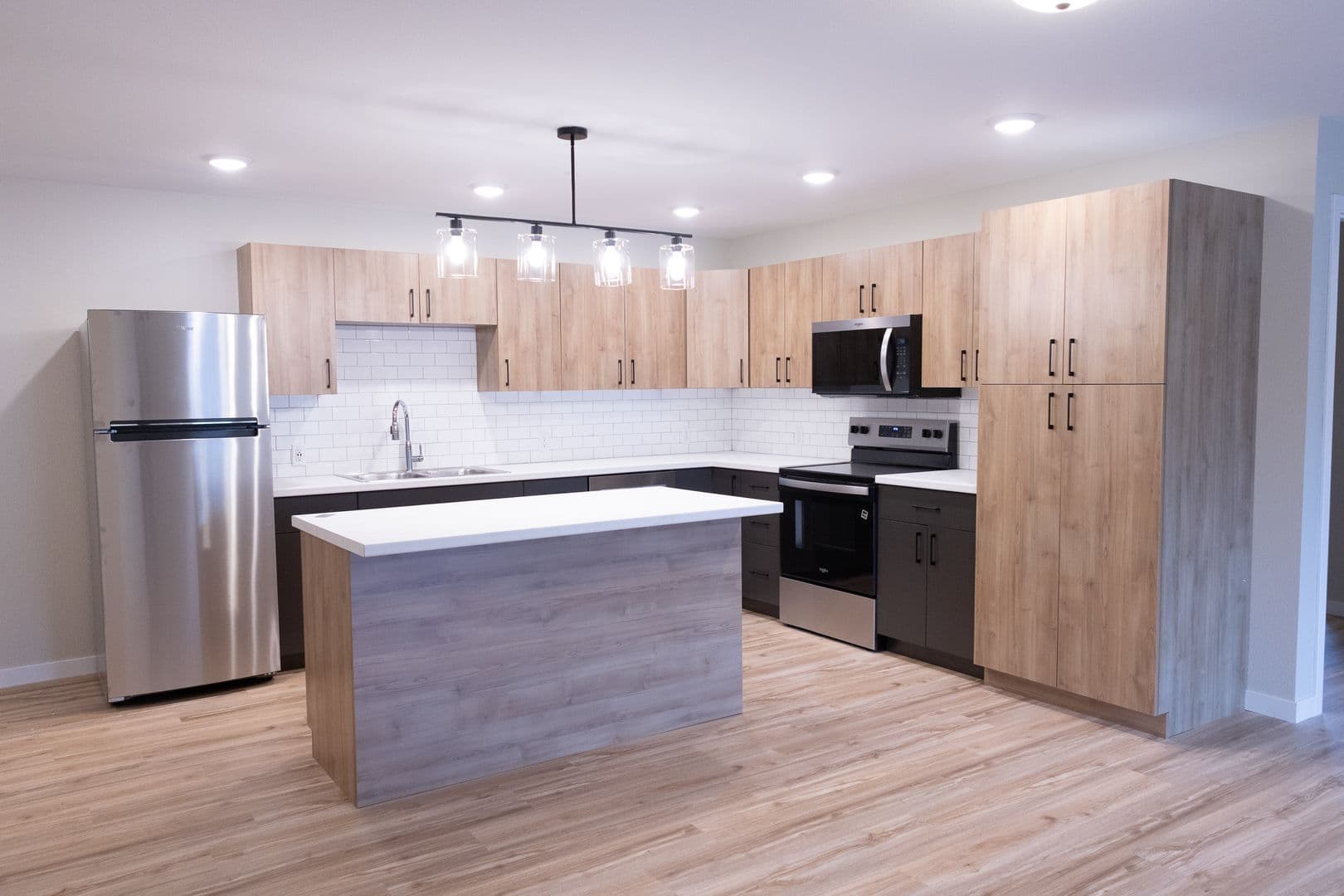 Alexandria Apartment: 1825 Oakview Ave SE