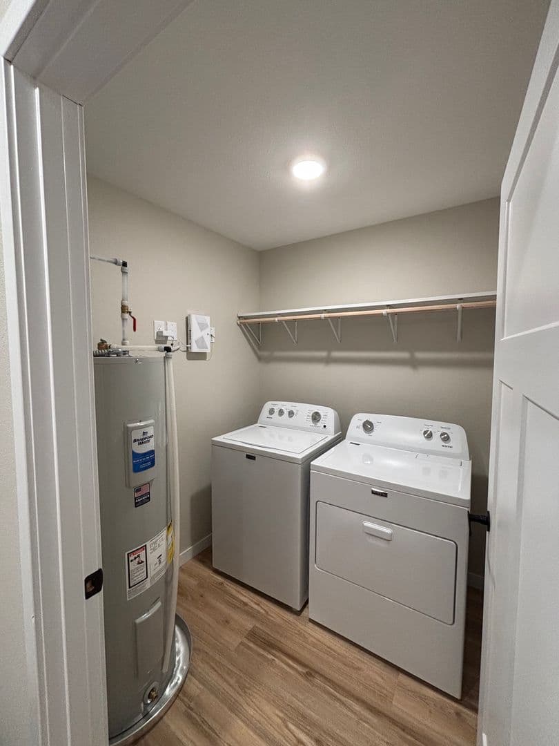 Alexandria Apartment: 1829 Oakview Ave SE