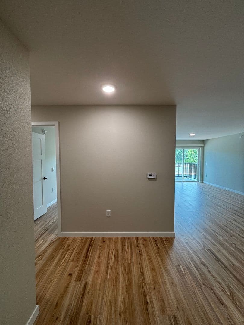 Alexandria Apartment: 1829 Oakview Ave SE