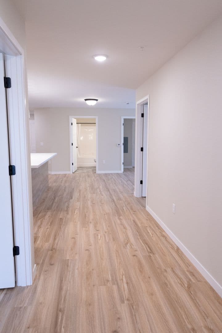 Alexandria Apartment: 1825 Oakview Ave SE