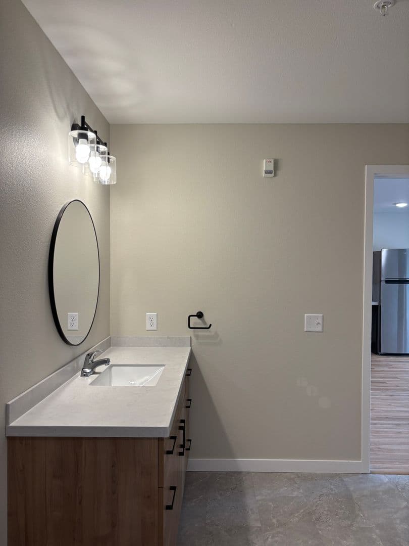Alexandria Apartment: 1829 Oakview Ave SE