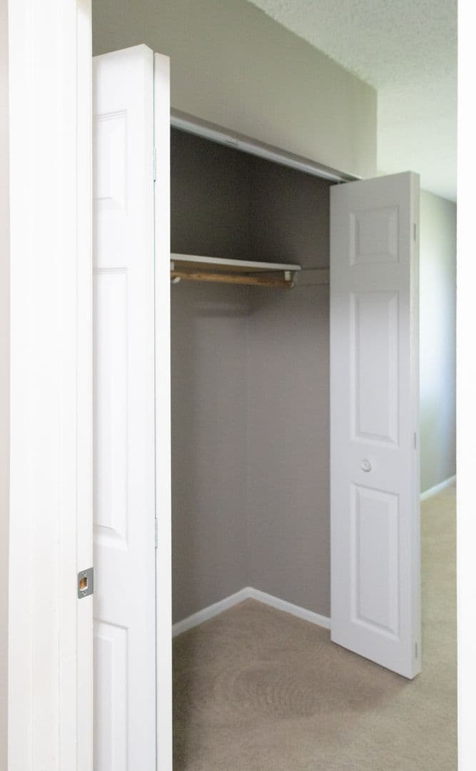 Farmington Apartment: 1337 Centennial Dr